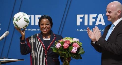 "سأقضي المزيد من الوقت مع عائلتي".. فاطمة سامورا ترحل عن الفيفا	